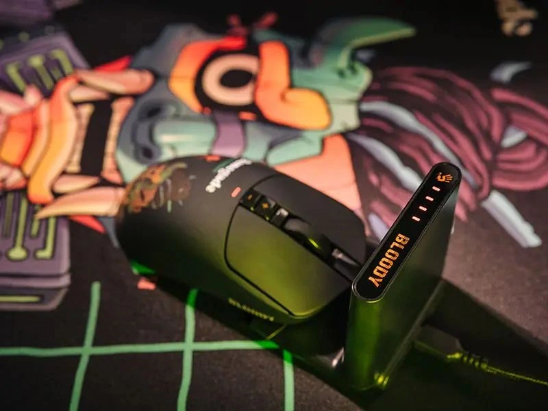 A4-Tech Bloody R72 Ultra Duo Renegade Midnight vezeték nélküli fekete gamer egér