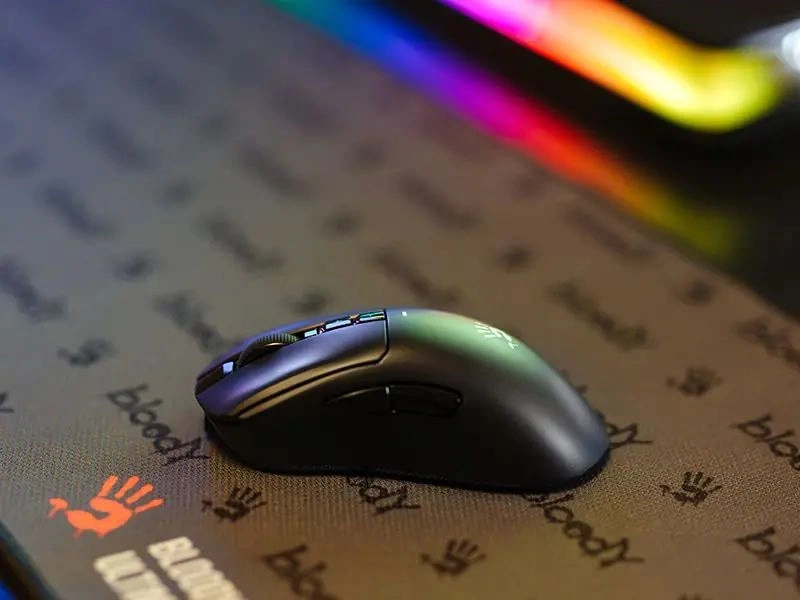 A4-Tech Bloody R73 Ultra vezeték nélküli fekete gamer egér