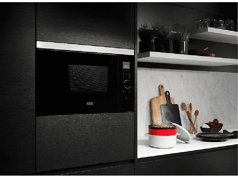 AEG MBB1756SEM 250W 17L fekete beépíthető mikrohullámú sütő