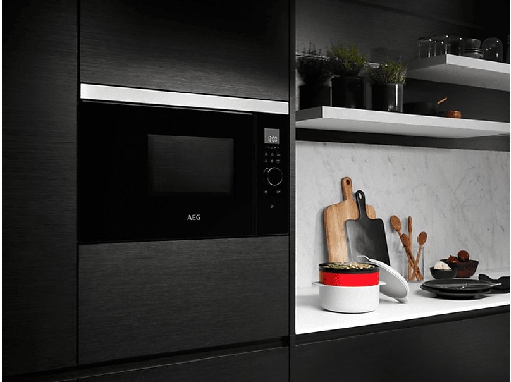 AEG MBE2658DEM 900W 25,37L fekete beépíthető mikrohullámú sütő