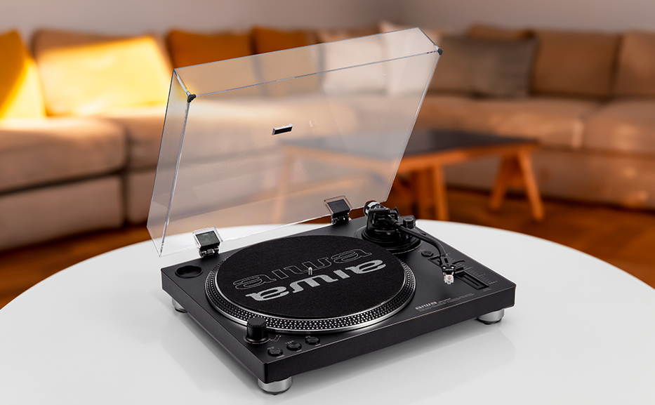 Aiwa APX-1200BT Bluetooth/USB/bakelit fekete lemezjátszó