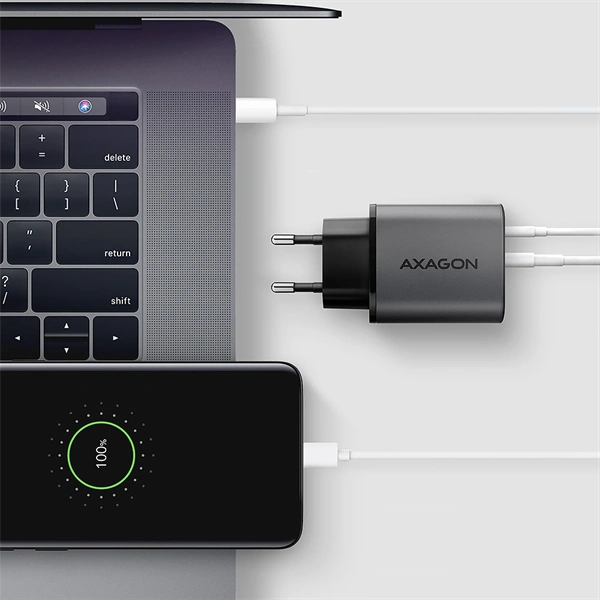 Axagon ACU-PQ67D PD3.0 & QC4+ 2× OUTPUTS, LCD kijelzővel és két kimenettel (USB-A + USB-C) 67W GaN hálózati töltő
