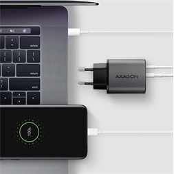 Axagon ACU-PQ67D PD3.0 & QC4+ 2× OUTPUTS, LCD kijelzővel és két kimenettel (USB-A + USB-C) 67W GaN hálózati töltő