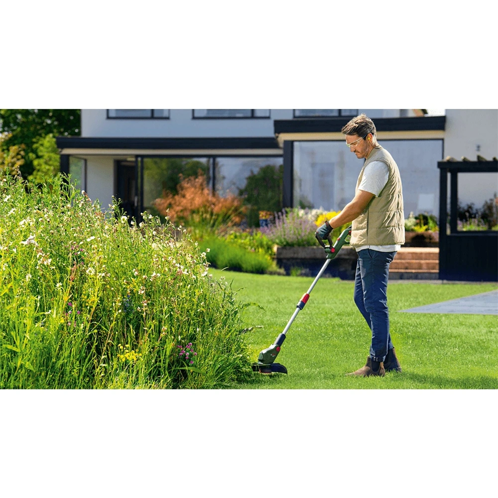 Bosch 06008C1F00 UniversalGrassCut 18V-26-500 akkus szegélyvágó