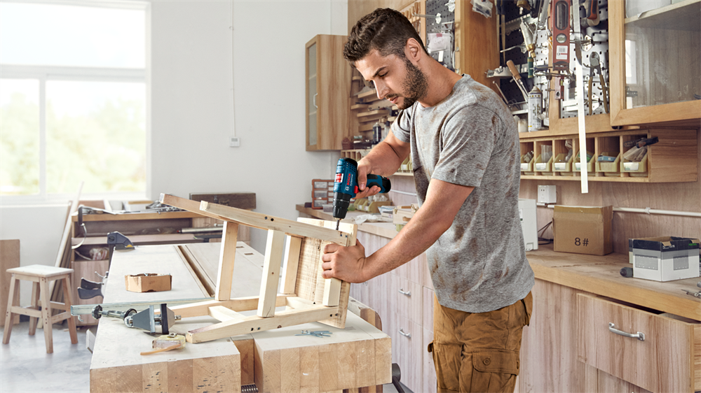 Bosch 06019G8100 GSB 120-Li Professional 2x2,0Ah kofferben akkus ütvefúró-csavarozó