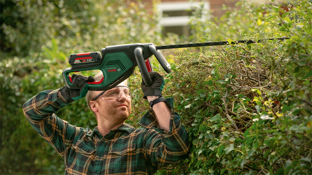 Bosch Advanced HedgeCut 36V-65-28 akkumulátoros sövényvágó