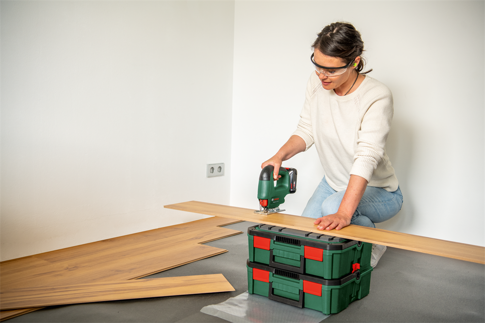 Bosch EasySaw 18V-70 akkumulátoros beszúrófűrész