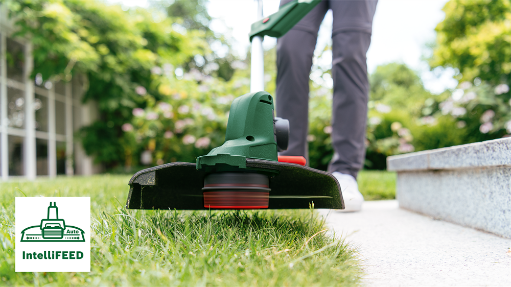 Bosch UniversalGrassCut 18V-26 akkumulátoros fűszegélynyíró