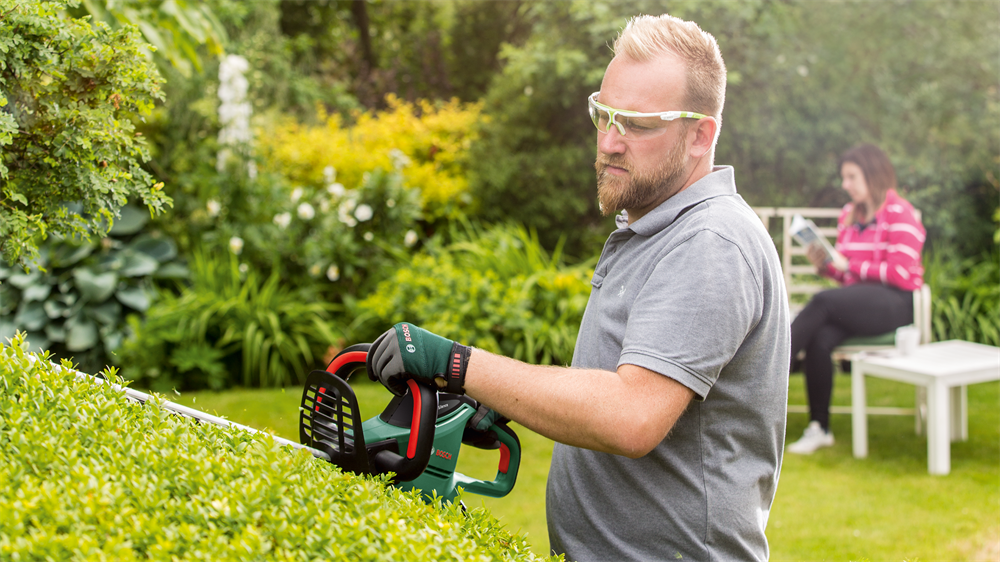 Bosch UniversalHedgeCut 50 elektromos sövényvágó