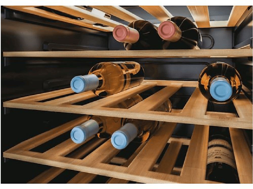 Candy CWC 200 EELW/NF fekete, Palack:81db, borhűtő