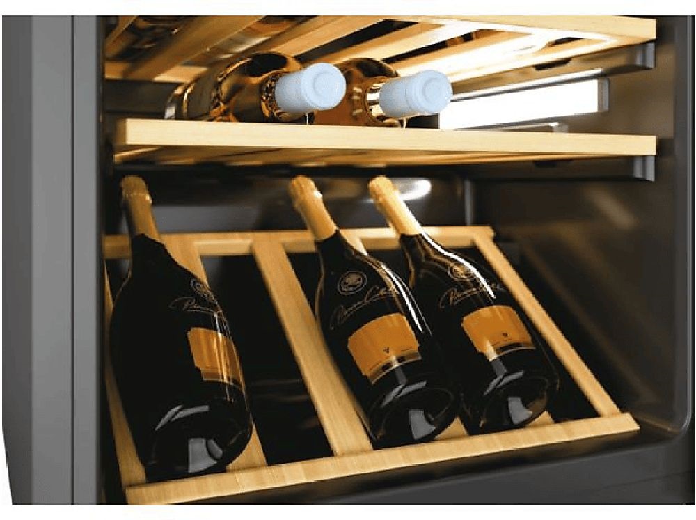 Candy CWC 200 EELW/NF fekete, Palack:81db, borhűtő