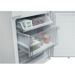 Candy ECNBQT3518E alulfagyasztós, beépíthető Hűtő: 178L, Fagyasztó: 73L, No Frost, hűtőszekrény