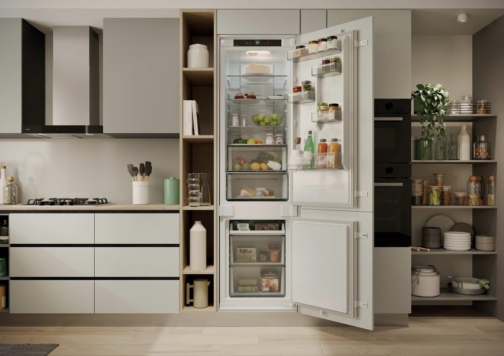 Candy ECNBQT3519EW alulfagyasztós, beépíthető, Hűtő: 211L, Fagyasztó: 73L, No Frost, hűtőszekrény