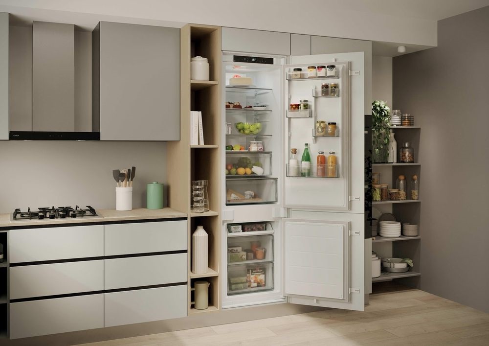 Candy ECNBQT3519EW alulfagyasztós, beépíthető, Hűtő: 211L, Fagyasztó: 73L, No Frost, hűtőszekrény