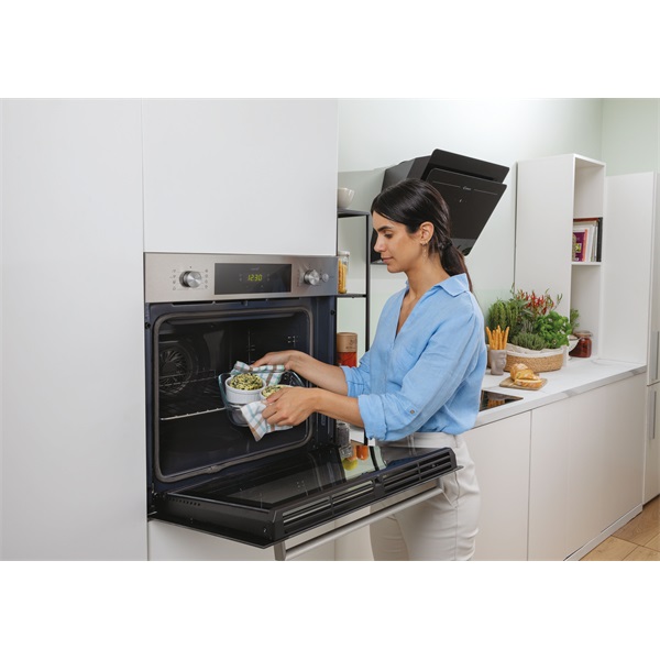 Candy FCTS886XL inox, beépíthető, sütőtér: 70L, grill, légkeverés, pirolitikus, sütő