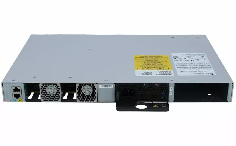 Cisco Catalyst C9200L-24P-4G-E 24-port PoE+, 4 x 1G, Network Essentials switch