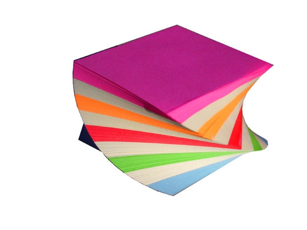 Csavart 8x8x5cm színes kockatömb