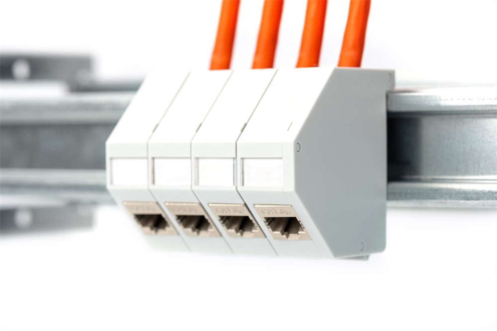DIGITUS AN-25186 DIN sínre szerelhető üres aljzat