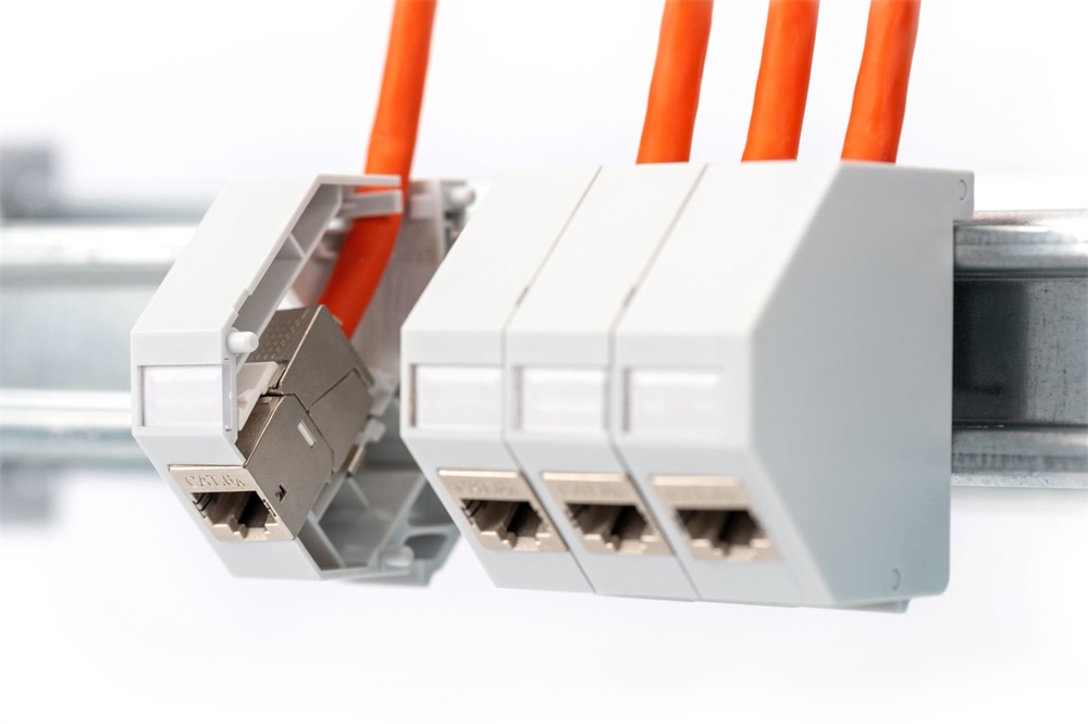 DIGITUS AN-25186 DIN sínre szerelhető üres aljzat
