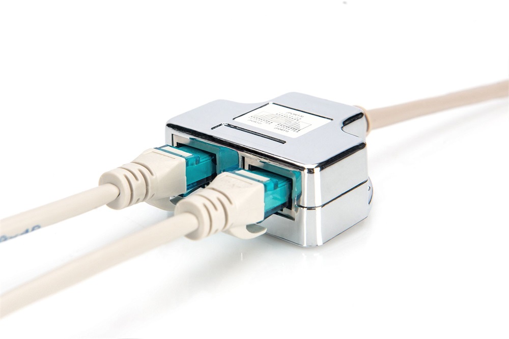 DIGITUS AT-AG CX2 CAT5e árnyékolt pc-pc RJ45 Y elosztó adapter