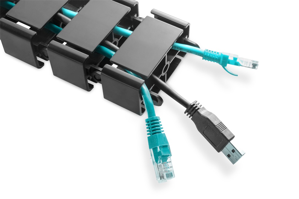 DIGITUS DA-90505 Rugalmas állítható hosszúságú fekete kábelvezető