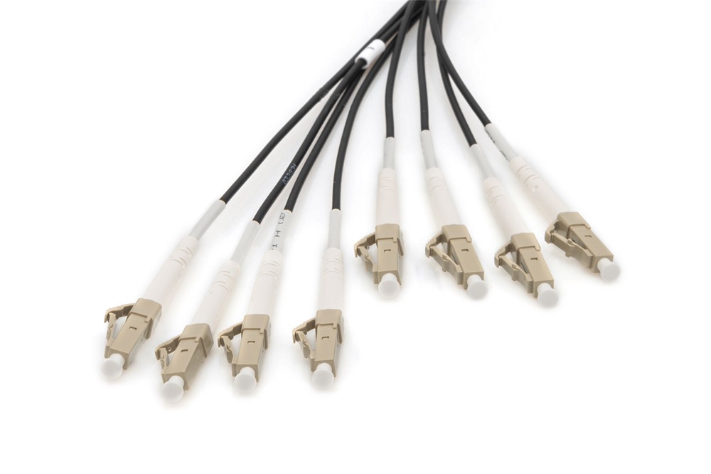 DIGITUS DK-24338U100BK-BBB 8 szálas 8x LC/UPC 50/125 multimodusú OM4 Dca kültéri/beltéri előszerelt optikai kábel 100m