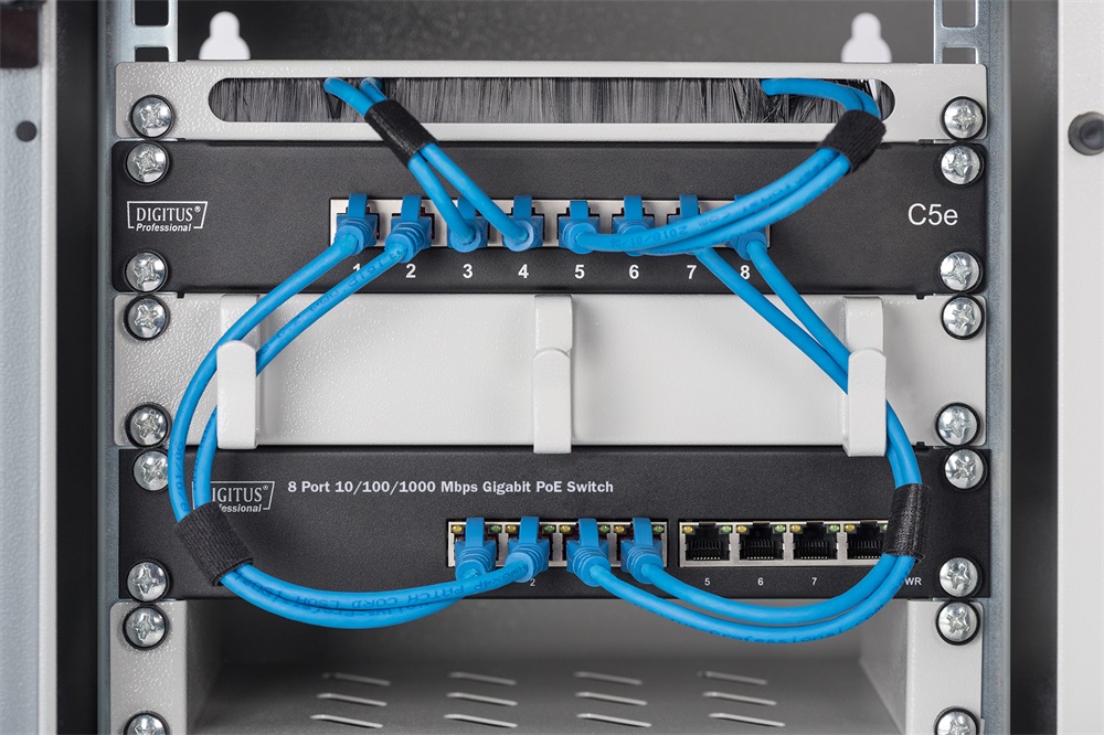 DIGITUS DN-95317 10" 8x GbE Lan Poe (80W) nem menedzselhető Switch