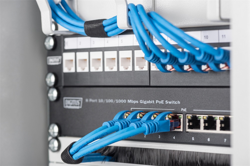 DIGITUS DN-95317 10" 8x GbE Lan Poe (80W) nem menedzselhető Switch