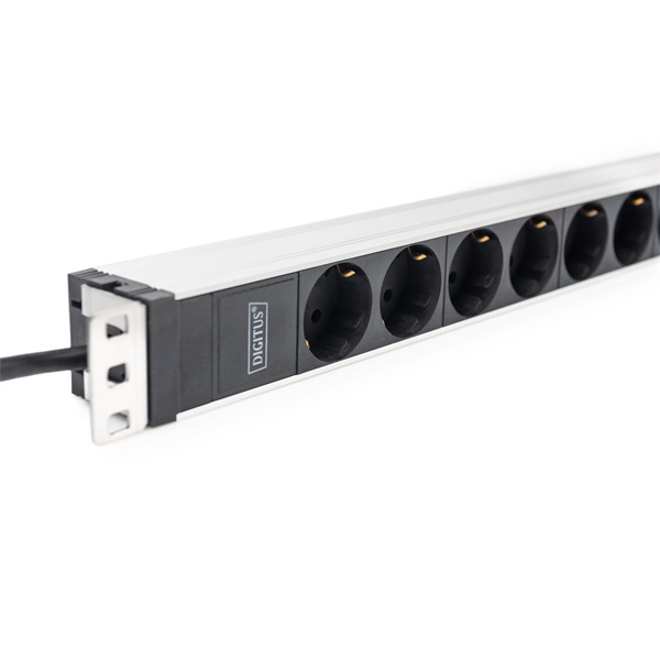 DIGITUS DN-95428 1U rack alu 8 schuko dugaljas C20-as tápcsatlakozós hálózati elosztó