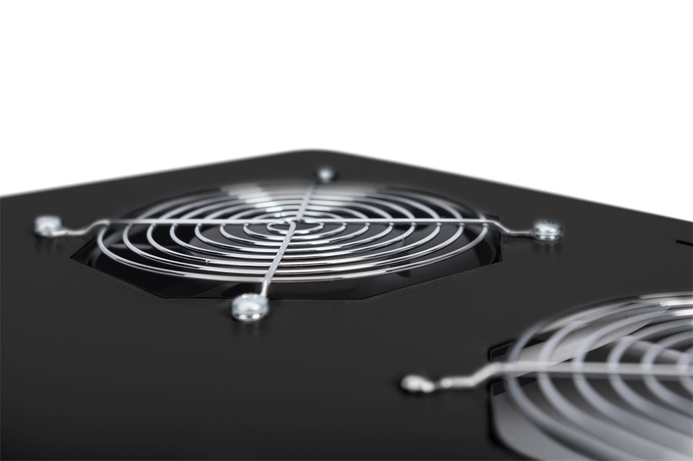 DIGITUS DN-19 FAN-4-SRV-B  4-es termosztátos fekete tetőventilátor Unique szerverszekrényhez