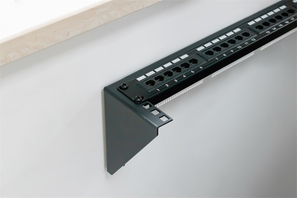 DIGITUS DN-48004 19" 4U fekete hálózati fali konzol