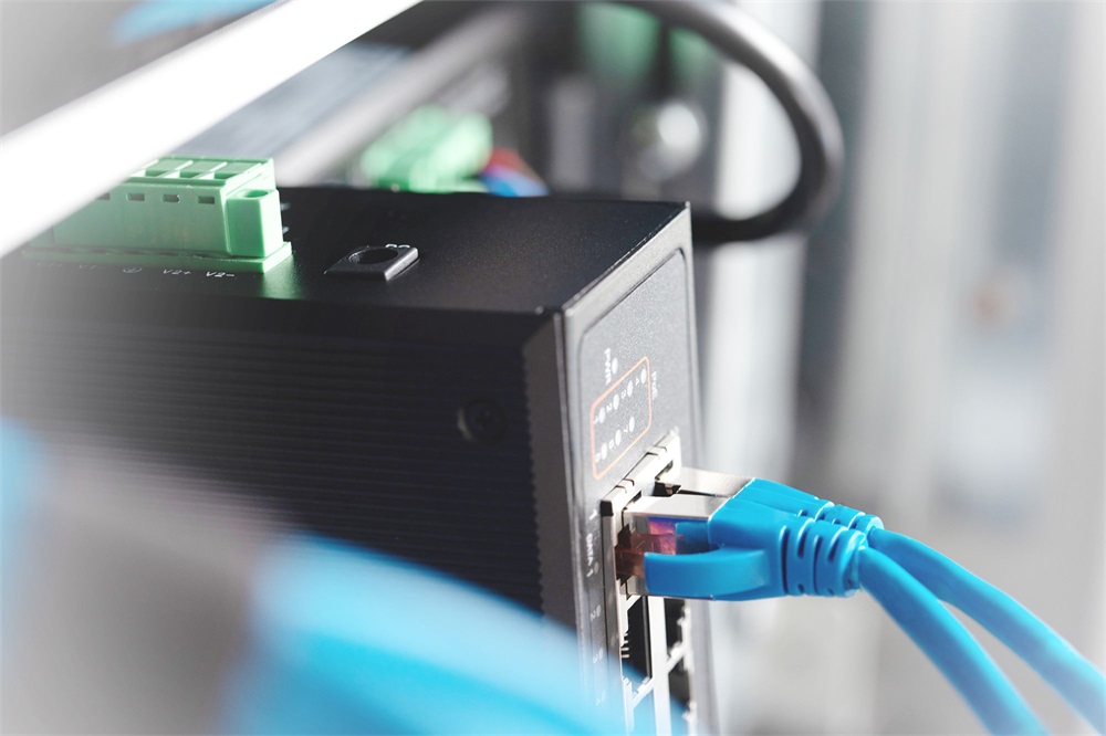 DIGITUS DN-651113 7x GbE Lan port 1x PD Lan port PoE 30W nem menedzselhető ipari switch