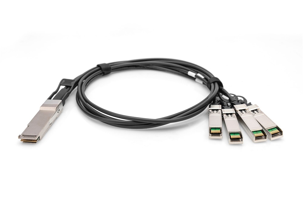 DIGITUS DN-81323 1x QSFP+ 40G 4x 10G SFP+ Breakout  DAC kábel 3m