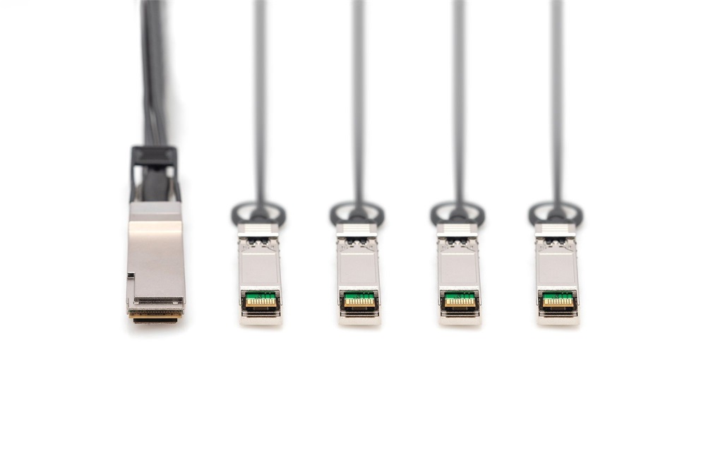 DIGITUS DN-81323 1x QSFP+ 40G 4x 10G SFP+ Breakout  DAC kábel 3m
