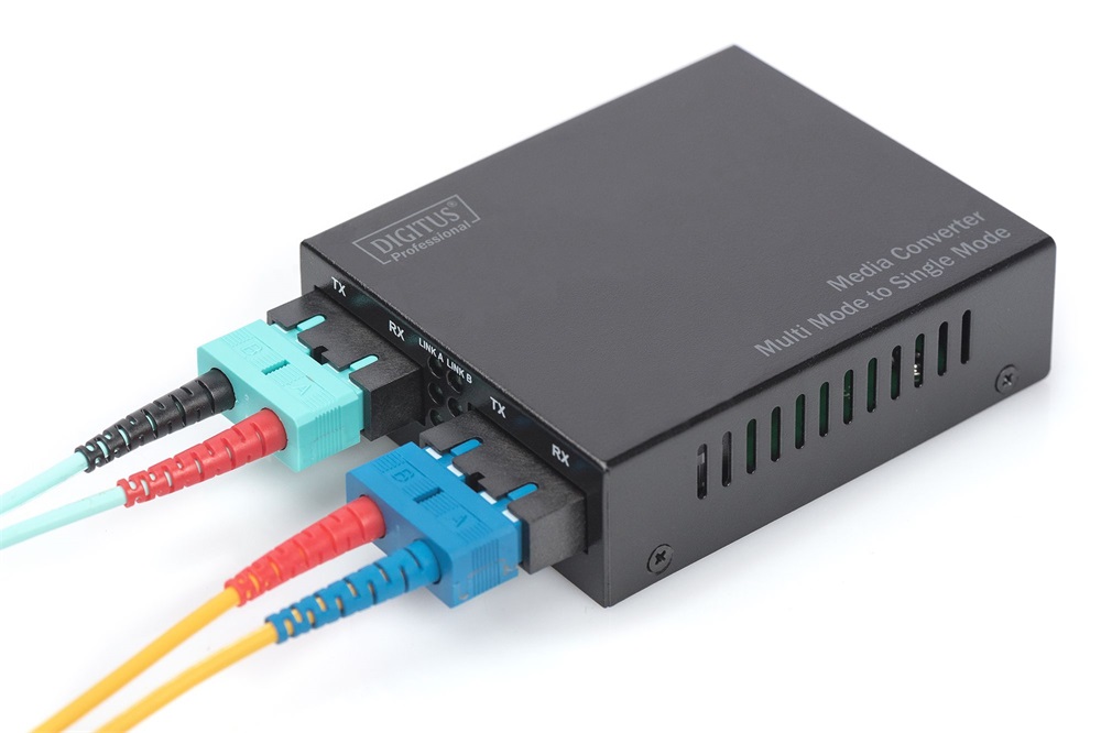 DIGITUS DN-82024 Fast Ethernet multimodusú/monomódusú 20km SC média konverter