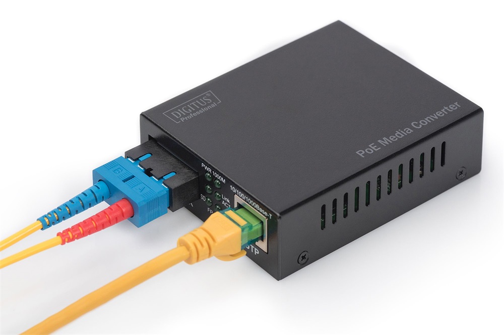 DIGITUS DN-82150 Gigabit multimodusú 500m PoE  SC média konverter