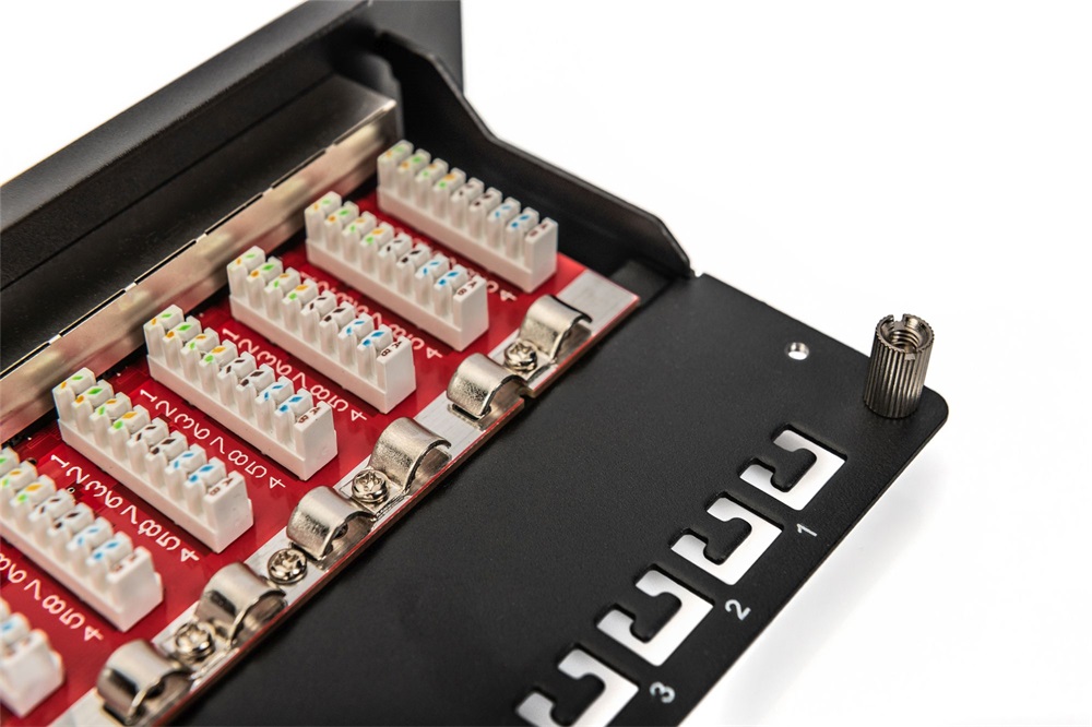 DIGITUS DN-91612S-EA CAT6A 8port 10" 1U fekete árnyékolt Patch Panel