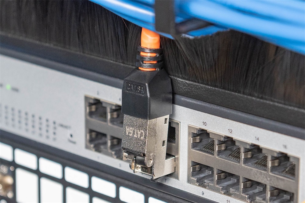 DIGITUS DN-93636 Szerszám nélkül közvetlenül szerelhető árnyékolt hajlítható dugó Cat6A kábelekhez