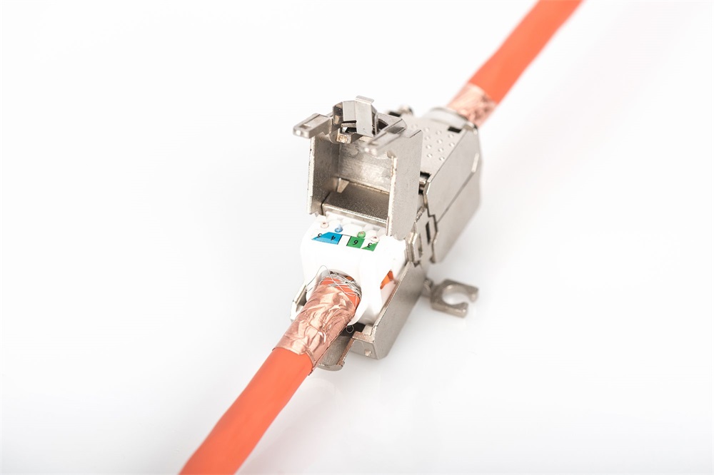 DIGITUS DN-93909 CAT6A árnyékolt 500MHz kábeltoldó
