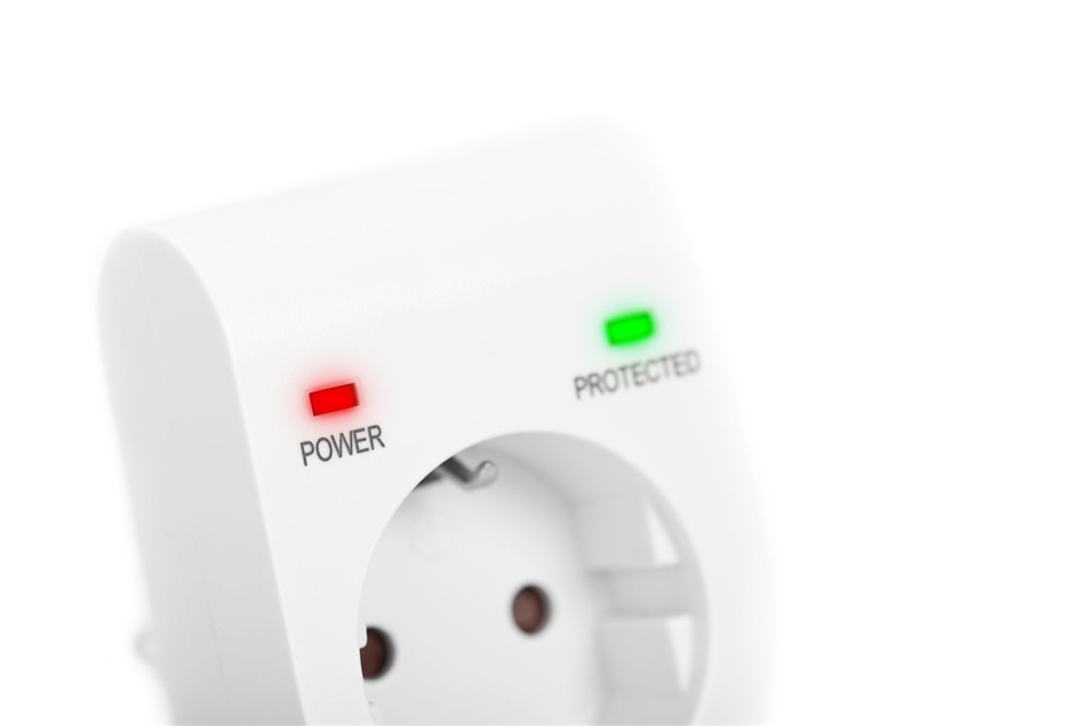 DIGITUS DN-95400 16A 3500W Schuko túlfeszültségvédő adapter