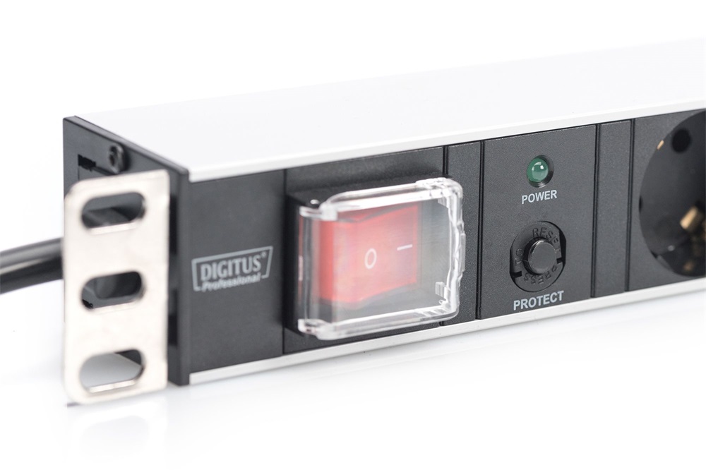 DIGITUS DN-95403 19" 1U PDU 250V 16A 7xCEE7/3 aljzat CEE7/7 csatlakozó kapcsolóval 2M elosztósor