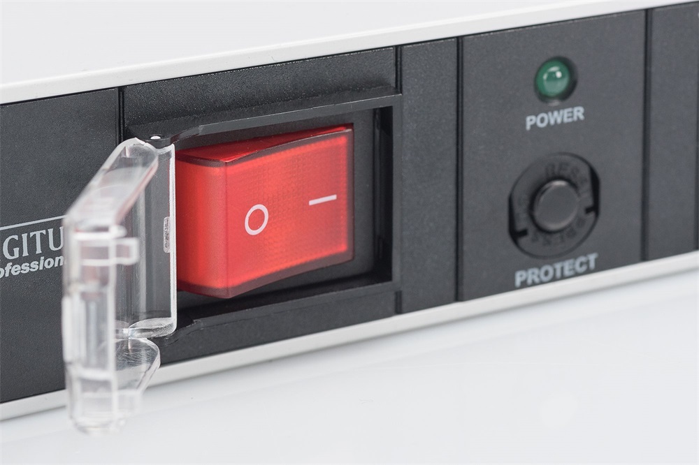 DIGITUS DN-95403 19" 1U PDU 250V 16A 7xCEE7/3 aljzat CEE7/7 csatlakozó kapcsolóval 2M elosztósor