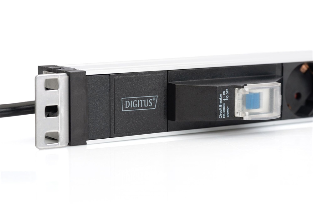 DIGITUS DN-95417 19" 1U PDU 250V 16A 6xCEE 7/3 aljzat CEE7/7 csatlakozó megszakítóval 2M elosztósor