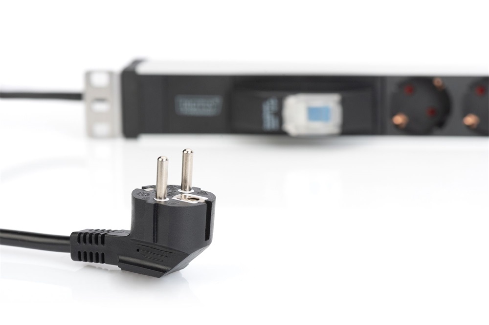 DIGITUS DN-95417 19" 1U PDU 250V 16A 6xCEE 7/3 aljzat CEE7/7 csatlakozó megszakítóval 2M elosztósor