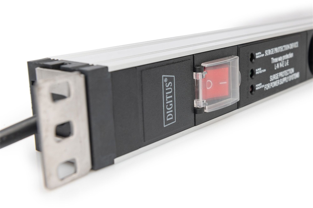 DIGITUS DN-95433 19" 1U PDU 230V 16A 5xCEE 7/3 aljzat CEE7/7 csatlakozó túlfeszültség védelemmel 2M elosztósor