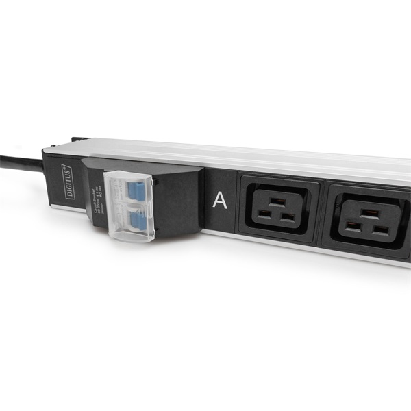 DIGITUS DN-95451 0U PDU függőleges 250V 32A 24xC13 4xC19 aljzat IEC 60309 ipari csatlakozó 3M elosztósor