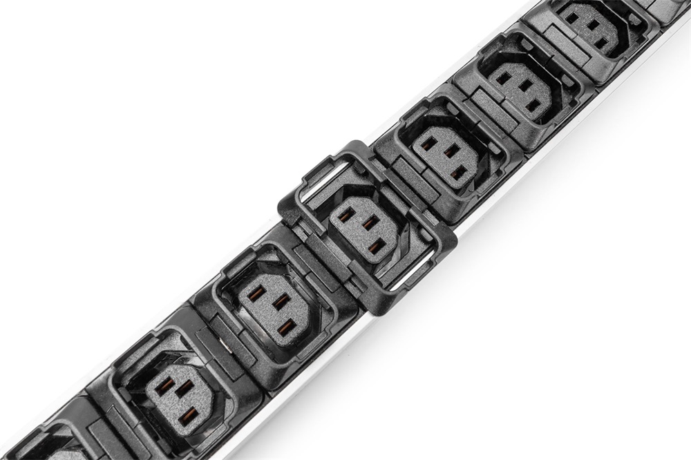 DIGITUS DN-95452  0U PDU függőleges 3 fázisú 250V 16A 24xC13 3xC19 aljzat IEC 60309 ipari csatlakozó 3M elosztósor