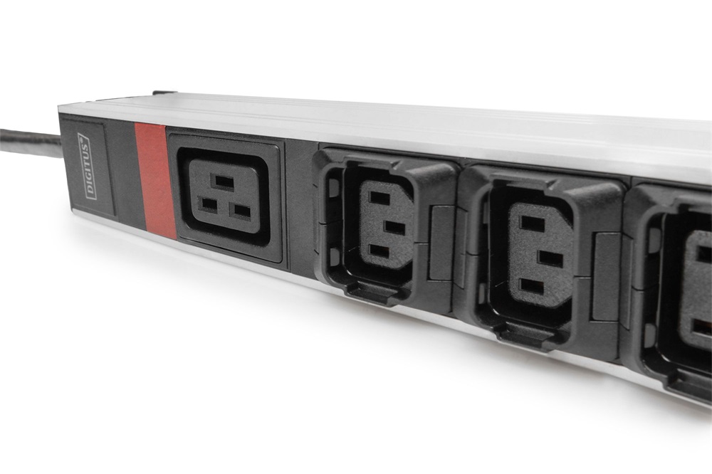 DIGITUS DN-95452  0U PDU függőleges 3 fázisú 250V 16A 24xC13 3xC19 aljzat IEC 60309 ipari csatlakozó 3M elosztósor