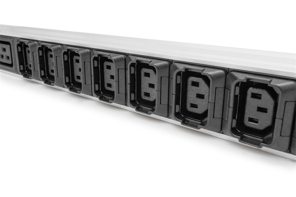 DIGITUS DN-95452  0U PDU függőleges 3 fázisú 250V 16A 24xC13 3xC19 aljzat IEC 60309 ipari csatlakozó 3M elosztósor