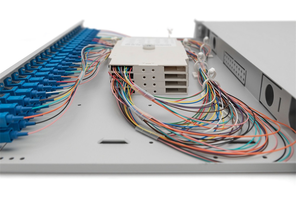 DIGITUS DN-96322/9 19" 1U 24x SC/UPC duplex monomódusú OS2 komplet optikai patch panel